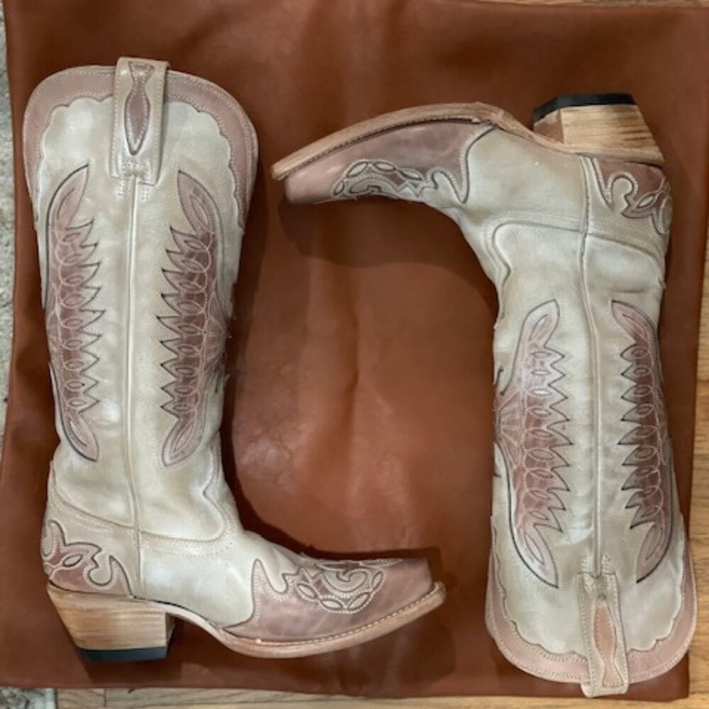 **SOLD** Freebird Blush Willie Size 6
